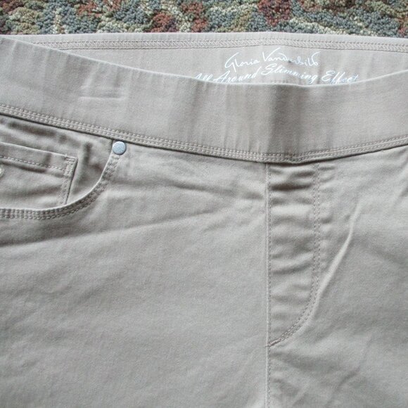 Very Comfortable Stretch Khaki Capris Size 8 - Picture 4 of 7